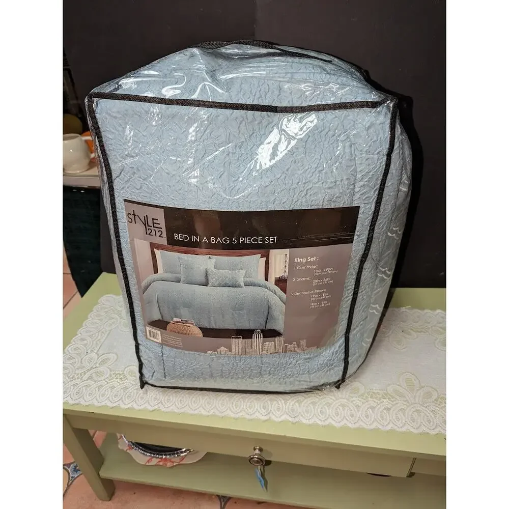 Style 212 Daisy Textured 5-Piece King Comforter Set Blue New bed in bag